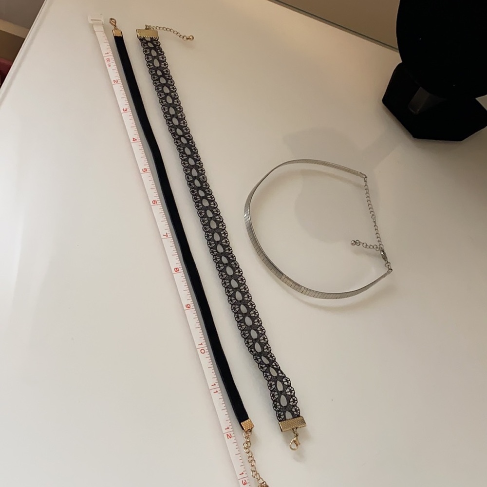 Chokers - Picture 2 of 3